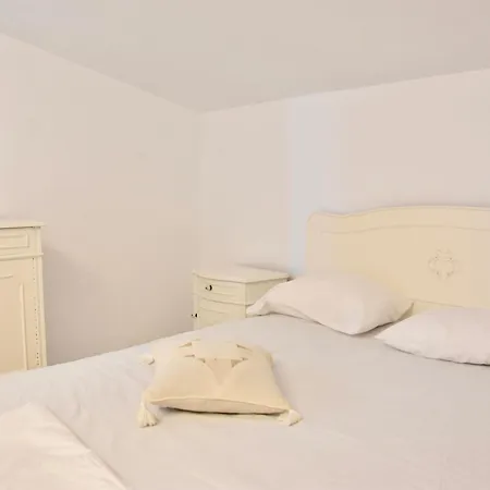 At Beachfront Lilia In Pefkohori, Halkidiki For A Dreamy Vacation Vila Pefkochori