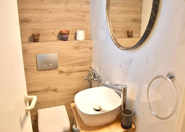 At Beachfront Lilia In Pefkohori, Halkidiki For A Dreamy Vacation 别墅