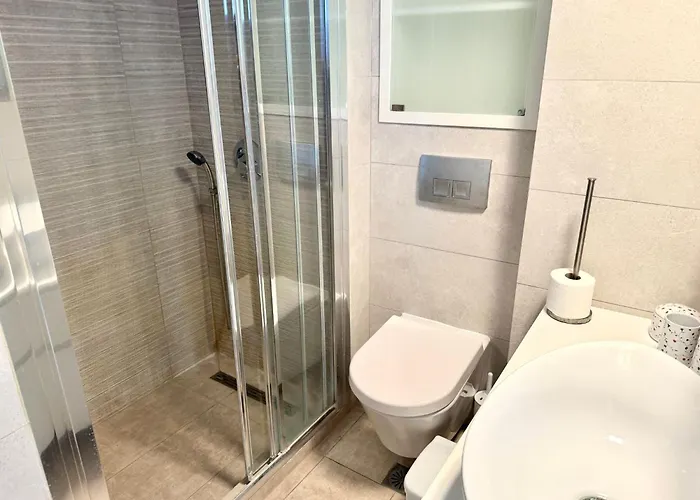 At Beachfront Lilia In Pefkohori, Halkidiki For A Dreamy Vacation 别墅 *