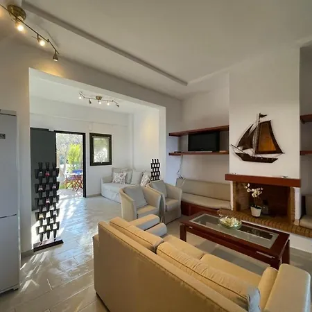 At Beachfront Lilia In Pefkohori, Halkidiki For A Dreamy Vacation *