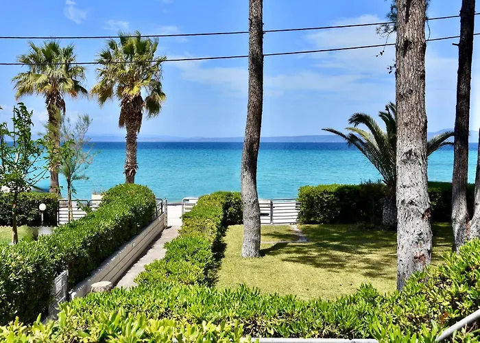 At Beachfront Lilia In Pefkohori, Halkidiki For A Dreamy Vacation * Pefkochori